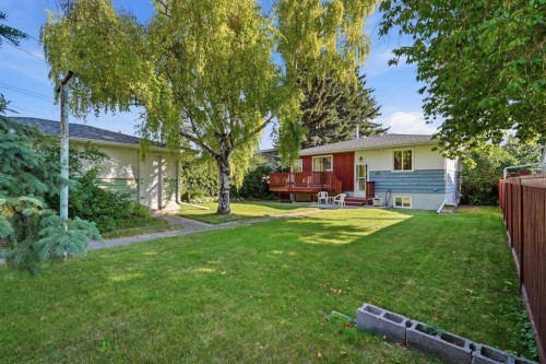 8335 34 Avenue Nw, Calgary, AB - Outdoor
