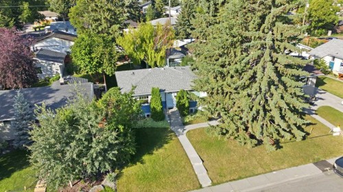 8335 34 Avenue Nw, Calgary, AB - Outdoor With View