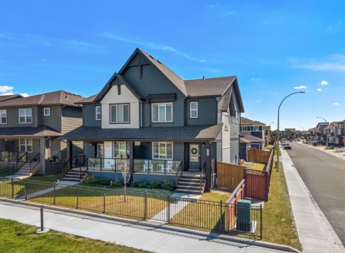 102 Midgrove Sw, Airdrie, AB - Outdoor With Facade