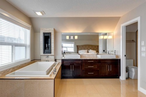337 3 Avenue Ne, Calgary, AB - Indoor