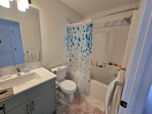 431 Rowmont Boulevard Nw, Calgary, AB - Indoor Photo Showing Bathroom