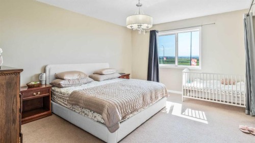 396 Skyview Shores Manor Ne, Calgary, AB - Indoor Photo Showing Bedroom