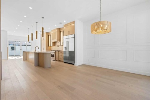 5014 22 Street, Calgary, AB - Indoor Photo Showing Kitchen With Upgraded Kitchen