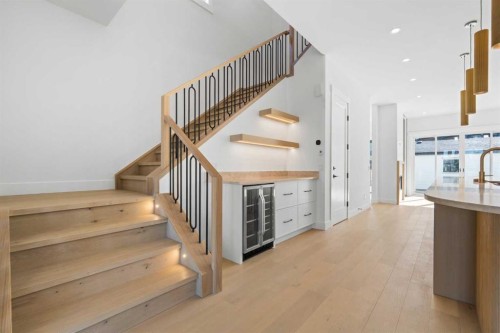 5014 22 Street, Calgary, AB - Indoor Photo Showing Other Room