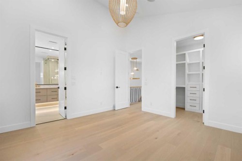 5014 22 Street, Calgary, AB - Indoor Photo Showing Other Room