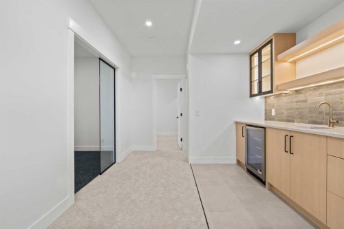 5014 22 Street, Calgary, AB - Indoor