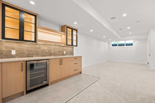5014 22 Street, Calgary, AB - Indoor Photo Showing Other Room
