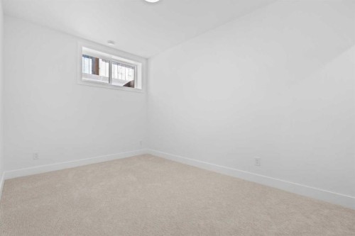 5014 22 Street, Calgary, AB - Indoor Photo Showing Other Room