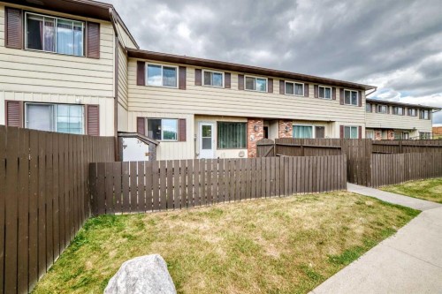 33-175 Manora Place, Calgary, AB - Outdoor