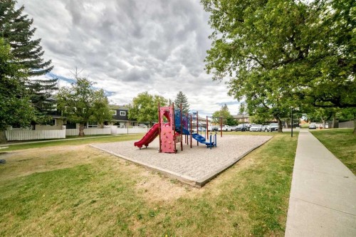33-175 Manora Place, Calgary, AB - Outdoor
