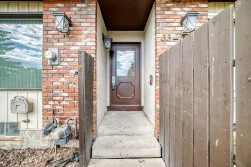33-175 Manora Place, Calgary, AB -  With Exterior