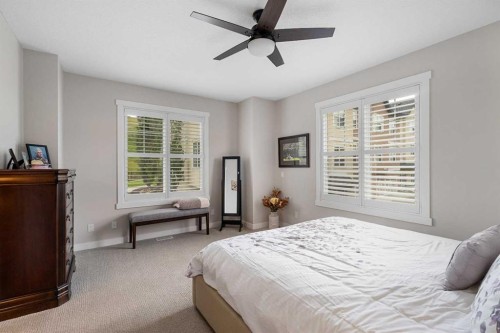 185 Cranbrook Villas Se, Calgary, AB - Indoor Photo Showing Bedroom
