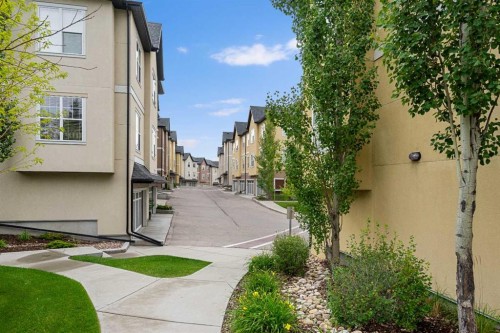 185 Cranbrook Villas Se, Calgary, AB - Outdoor