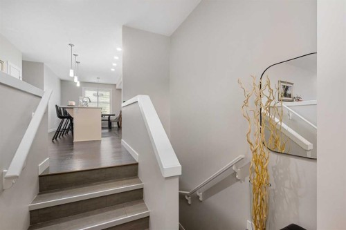 185 Cranbrook Villas Se, Calgary, AB - Indoor Photo Showing Other Room