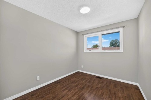80 Pensville Road Se, Calgary, AB - Indoor Photo Showing Other Room