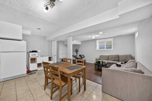 80 Pensville Road Se, Calgary, AB - Indoor