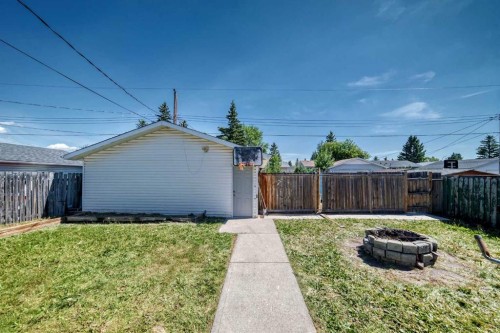 80 Pensville Road Se, Calgary, AB - Outdoor