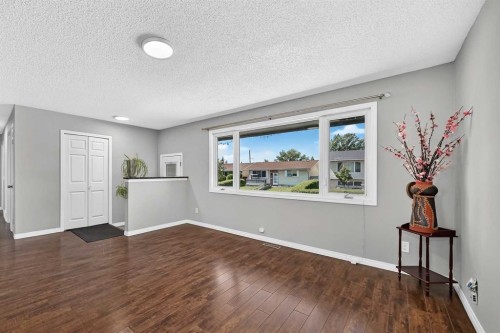 80 Pensville Road Se, Calgary, AB - Indoor Photo Showing Other Room
