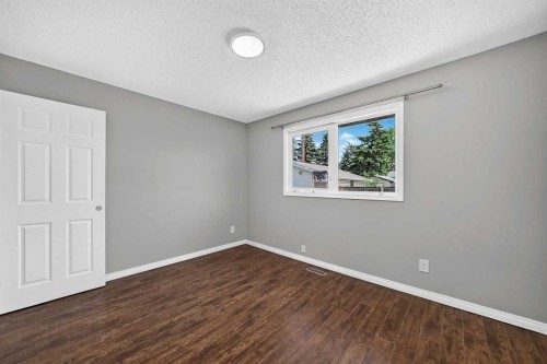 80 Pensville Road Se, Calgary, AB - Indoor Photo Showing Other Room