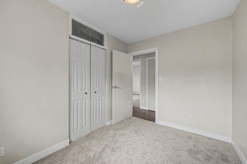 4004 79 Street Nw, Calgary, AB - Indoor Photo Showing Other Room