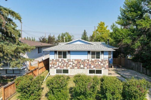 4004 79 Street Nw, Calgary, AB - Outdoor