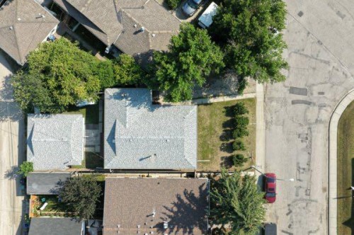 4004 79 Street Nw, Calgary, AB - Outdoor