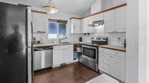 247 Taracove Estate Drive Ne, Calgary, AB - Indoor Photo Showing Kitchen