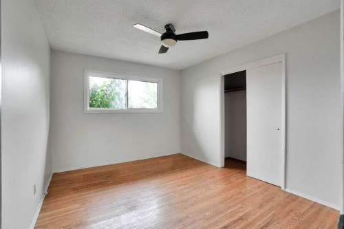 5404 Valentine Crescent Se, Calgary, AB - Indoor Photo Showing Other Room