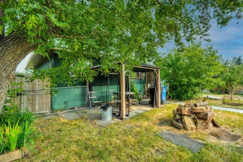 5404 Valentine Crescent Se, Calgary, AB - Outdoor