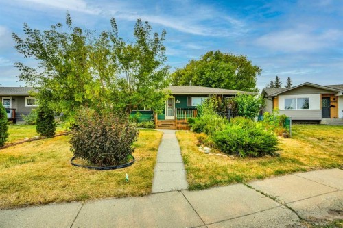 5404 Valentine Crescent Se, Calgary, AB - Outdoor