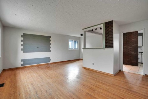5404 Valentine Crescent Se, Calgary, AB - Indoor