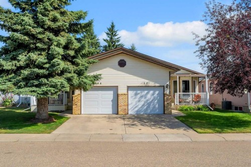34 Woodside Close NW Airdrie, AB T4B 2C8