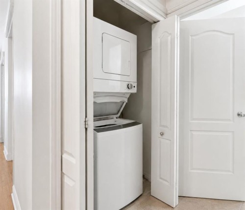 317-333 Riverfront Avenue Se, Calgary, AB - Indoor Photo Showing Laundry Room