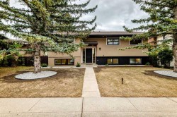 307 Silverthorn Way NW Calgary, AB T3B 4E8