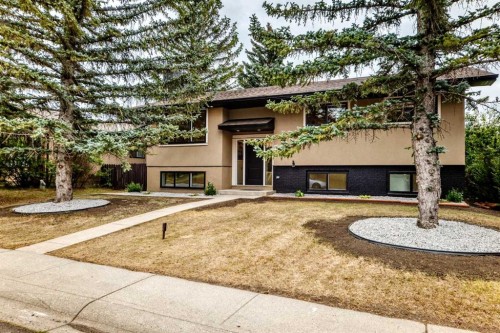 307 Silverthorn Way Nw, Calgary, AB - Outdoor