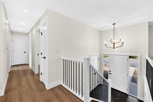 307 Silverthorn Way Nw, Calgary, AB - Indoor Photo Showing Other Room