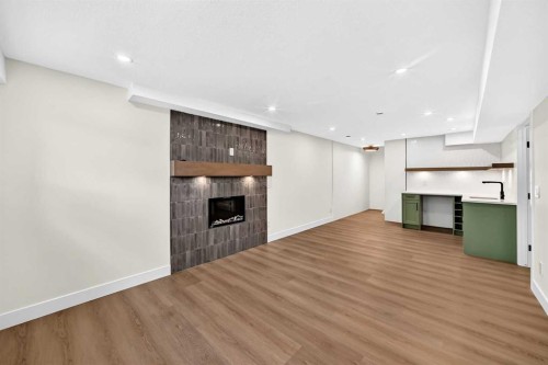 307 Silverthorn Way Nw, Calgary, AB - Indoor With Fireplace