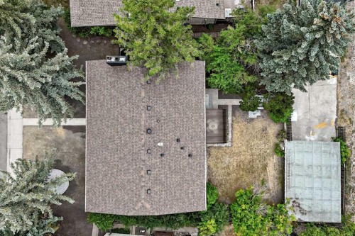 307 Silverthorn Way Nw, Calgary, AB - Outdoor