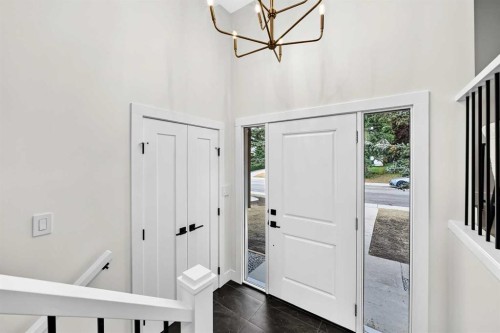 307 Silverthorn Way Nw, Calgary, AB - Indoor Photo Showing Other Room