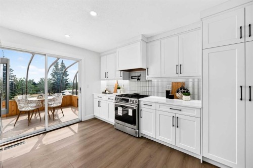 307 Silverthorn Way Nw, Calgary, AB - Indoor Photo Showing Other Room