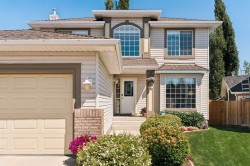 113 Douglasview Court SE Calgary, AB T2Z 2S8