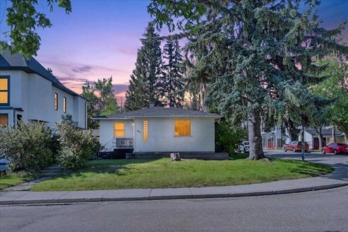 1739 19 Avenue Nw, Calgary, AB - Outdoor