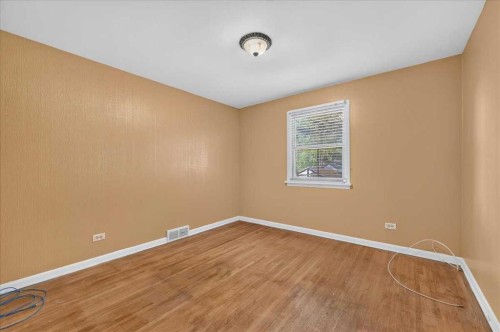 1739 19 Avenue Nw, Calgary, AB - Indoor Photo Showing Other Room