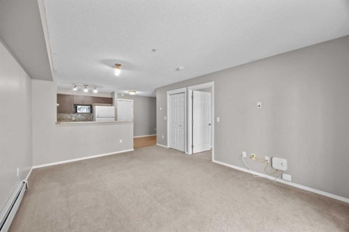 9216-70 Panamount Drive Nw, Calgary, AB - Indoor Photo Showing Other Room
