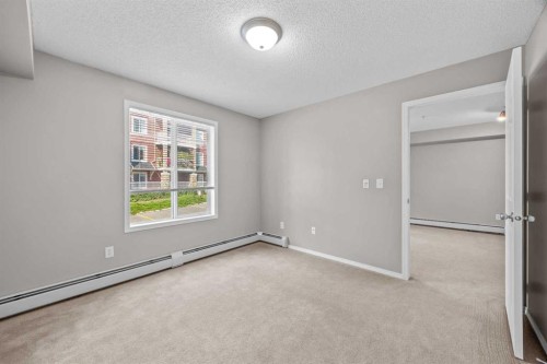 9216-70 Panamount Drive Nw, Calgary, AB - Indoor Photo Showing Other Room