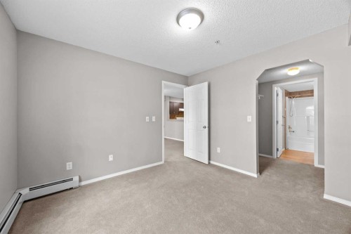 9216-70 Panamount Drive Nw, Calgary, AB - Indoor Photo Showing Other Room