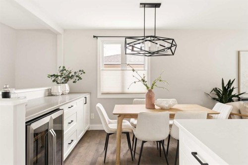 27 Gateway Drive Sw, Calgary, AB - Indoor Photo Showing Dining Room