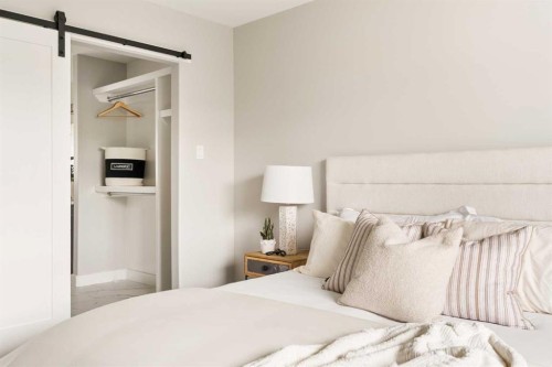 27 Gateway Drive Sw, Calgary, AB - Indoor Photo Showing Bedroom