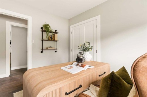 27 Gateway Drive Sw, Calgary, AB - Indoor Photo Showing Bedroom