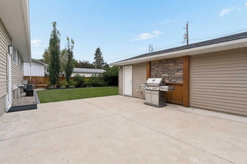 27 Gateway Drive Sw, Calgary, AB - Outdoor With Exterior